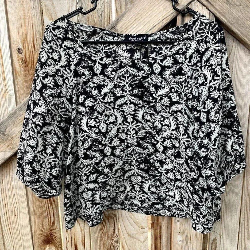 About A Girl blouse mid sleeve size small women K